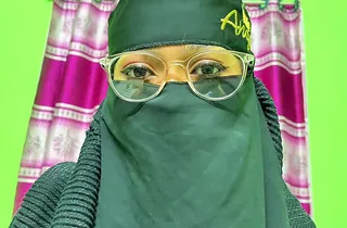 Desi aunty gets roughed up and sucks much the same as a pro in rough Indian lovemaking integument