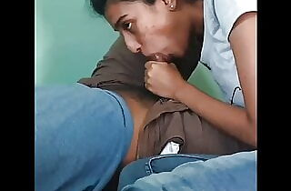 Srilankan girl mate sucking her boy friend's big black cock at her room